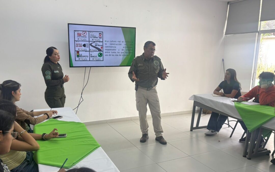 IMPARTEN CURSO DE EDUCACIÓN VIAL A JÓVENES
