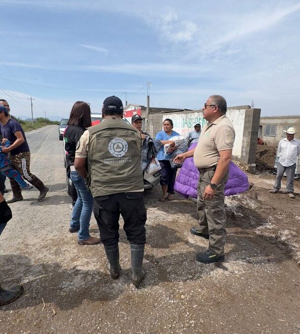 ENTREGAN APOYOS A FAMILIAS AFECTADAS POR LLUVIAS EN CHARCAS