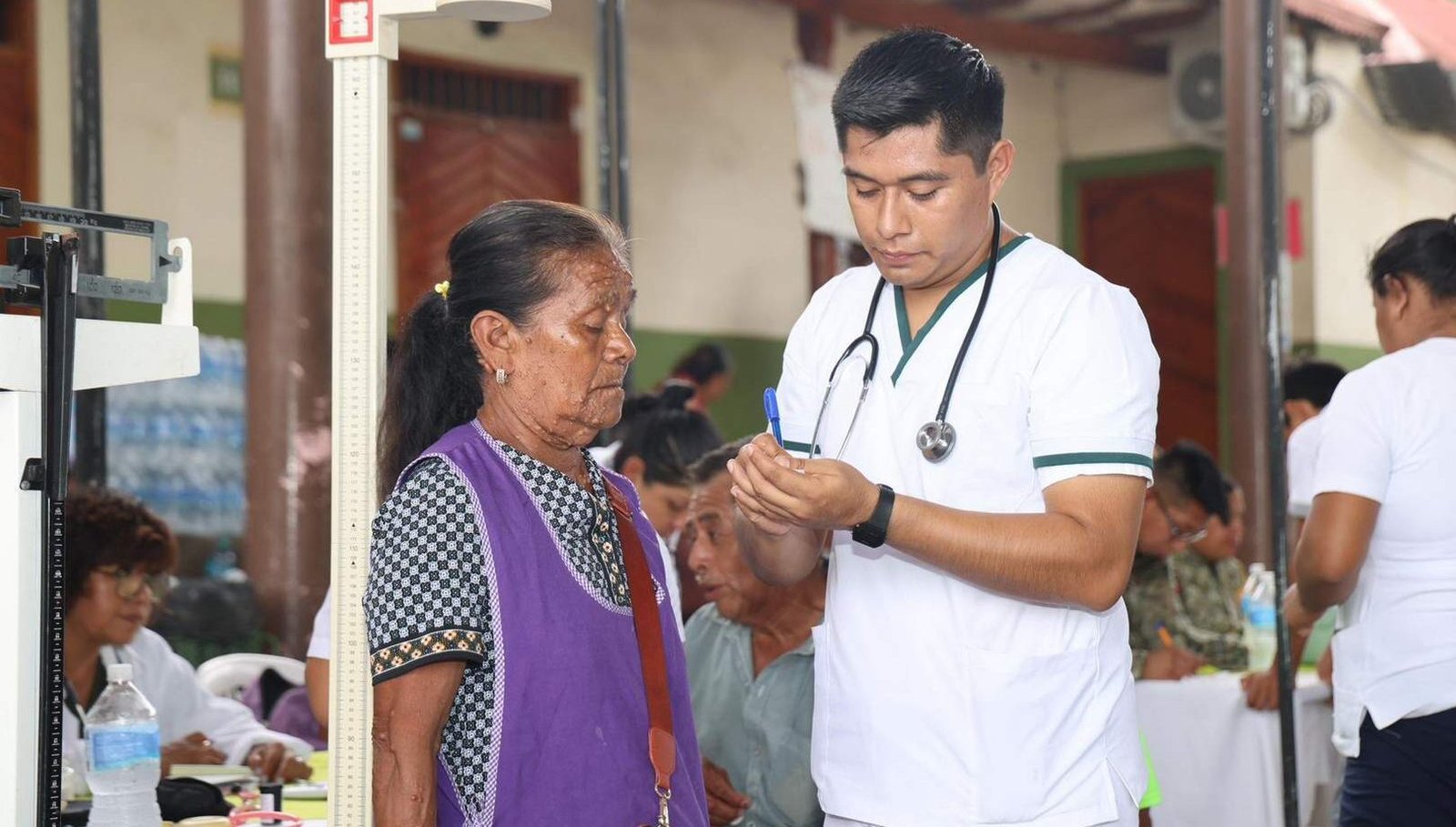 DESPLIEGAN BRIGADAS MÉDICAS PARA ATENDER A FAMILIAS AFECTADAS POR LAS LLUVIAS EN LA HUASTECA