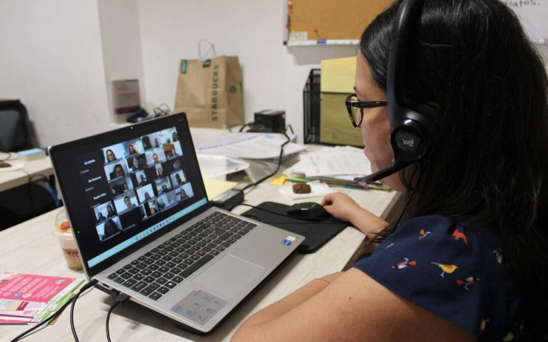 CAPACITAN A PROFESIONISTAS DE CENTROS LIBRE