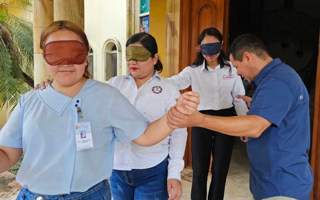 CAPACITAN A PRESTADORES DE SERVICIOS EN TURISMO INCLUYENTE