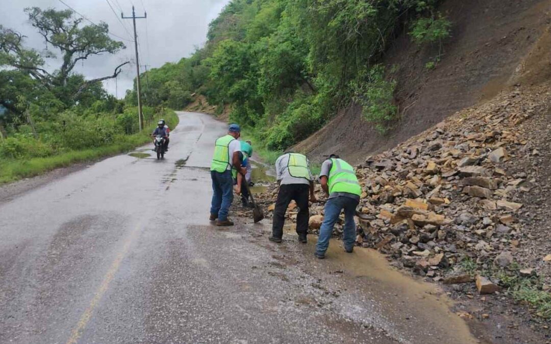 ATIENDEN CAMINOS DEL ESTADO POR LLUVIAS INTENSAS