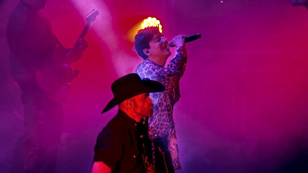 BANDA KINKY HIZO VIBRAR EL TEATRO DE LA CIUDAD