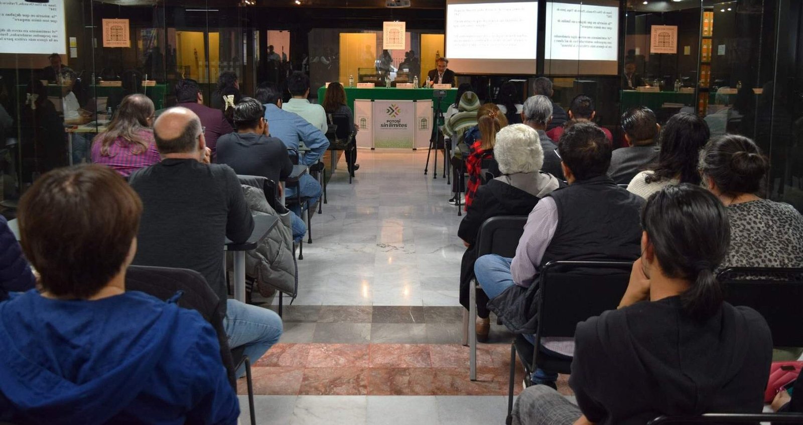 DIO INICIO CICLO DE CONFERENCIAS “LA GUERRA EN LA HISTORIA DE AMÉRICA LATINA”