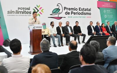 ENTREGAN RECONOCIMIENTOS AL PREMIO ESTATAL DEL PERIODISMO
