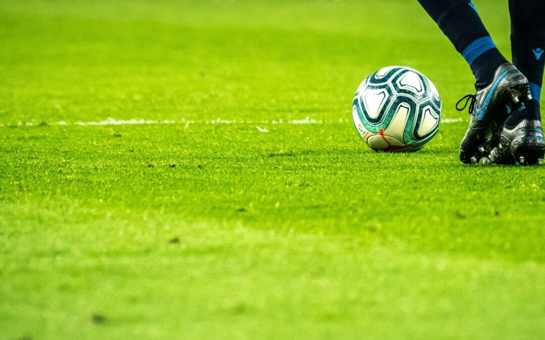 REALIZAN CONFERENCIA SOBRE FÚTBOL E IDENTIDAD NACIONAL