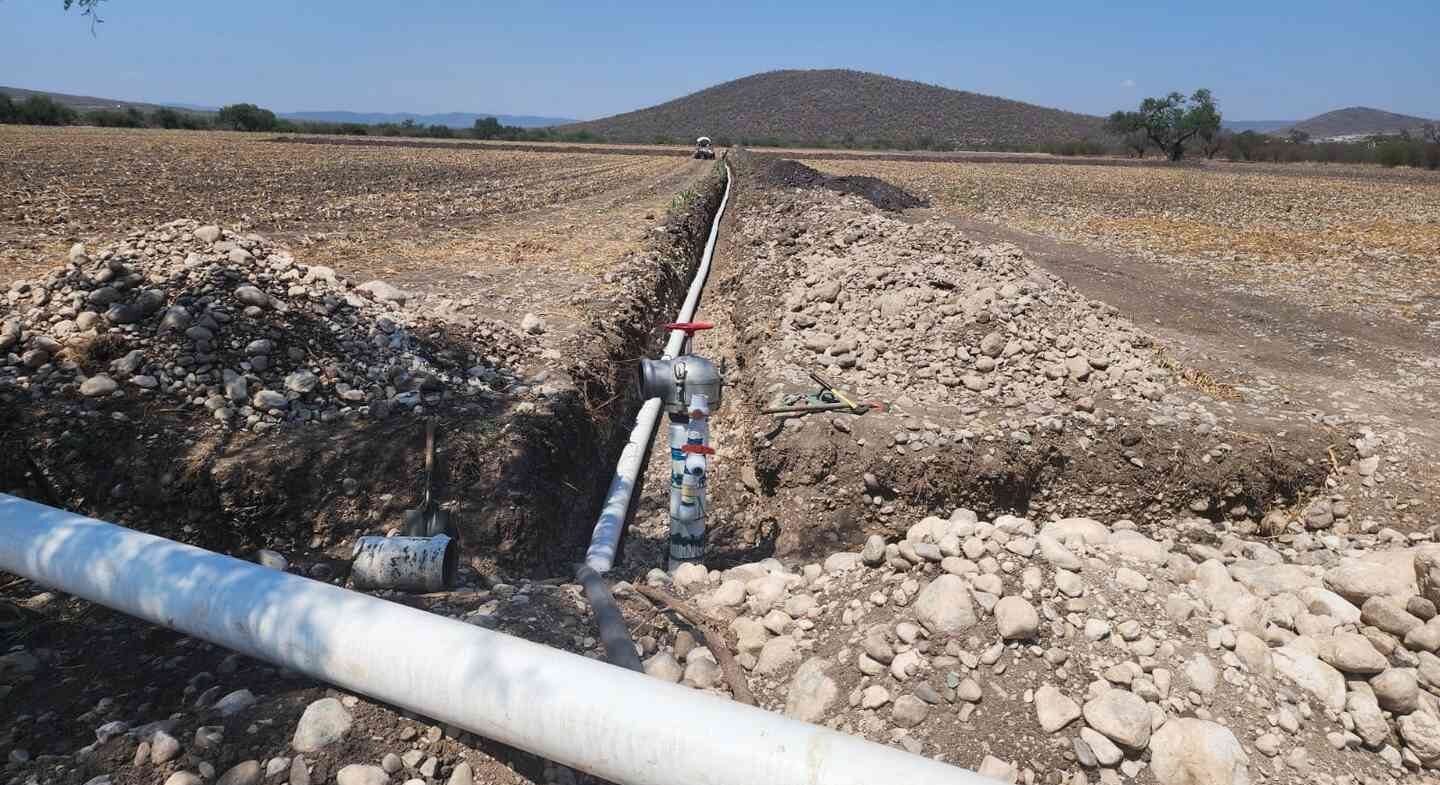 ENTREGAN APOYOS AGROPECUARIOS A PRODUCTORES DEL ALTIPLANO