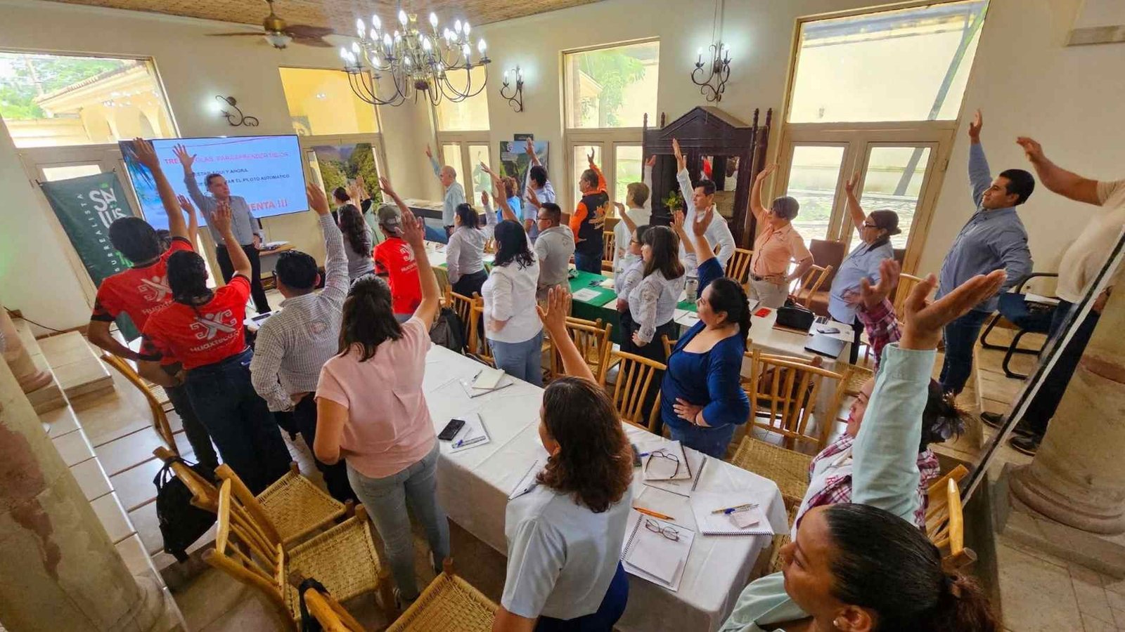 CAPACITAN A PRESTADORES DE SERVICIOS TURÍSTICOS EN LA HUASTECA