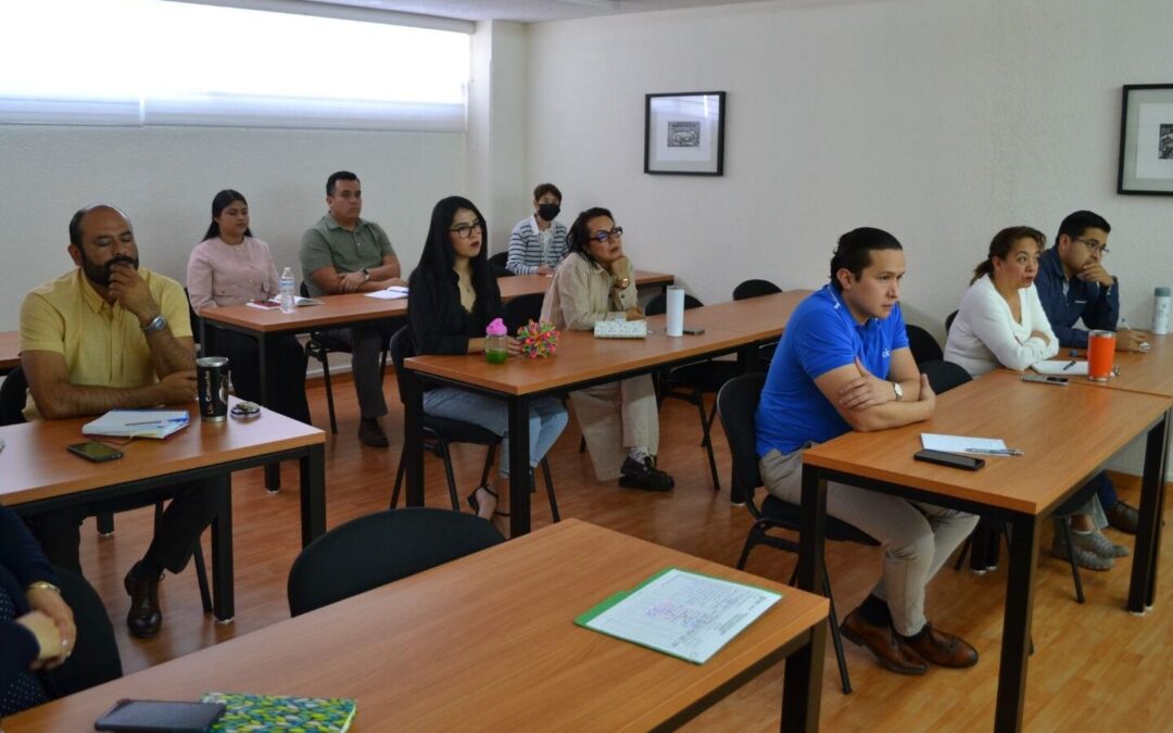 LLEVAN CAPACITACIÓN A FUNCIONARIOS DEL ESTADO