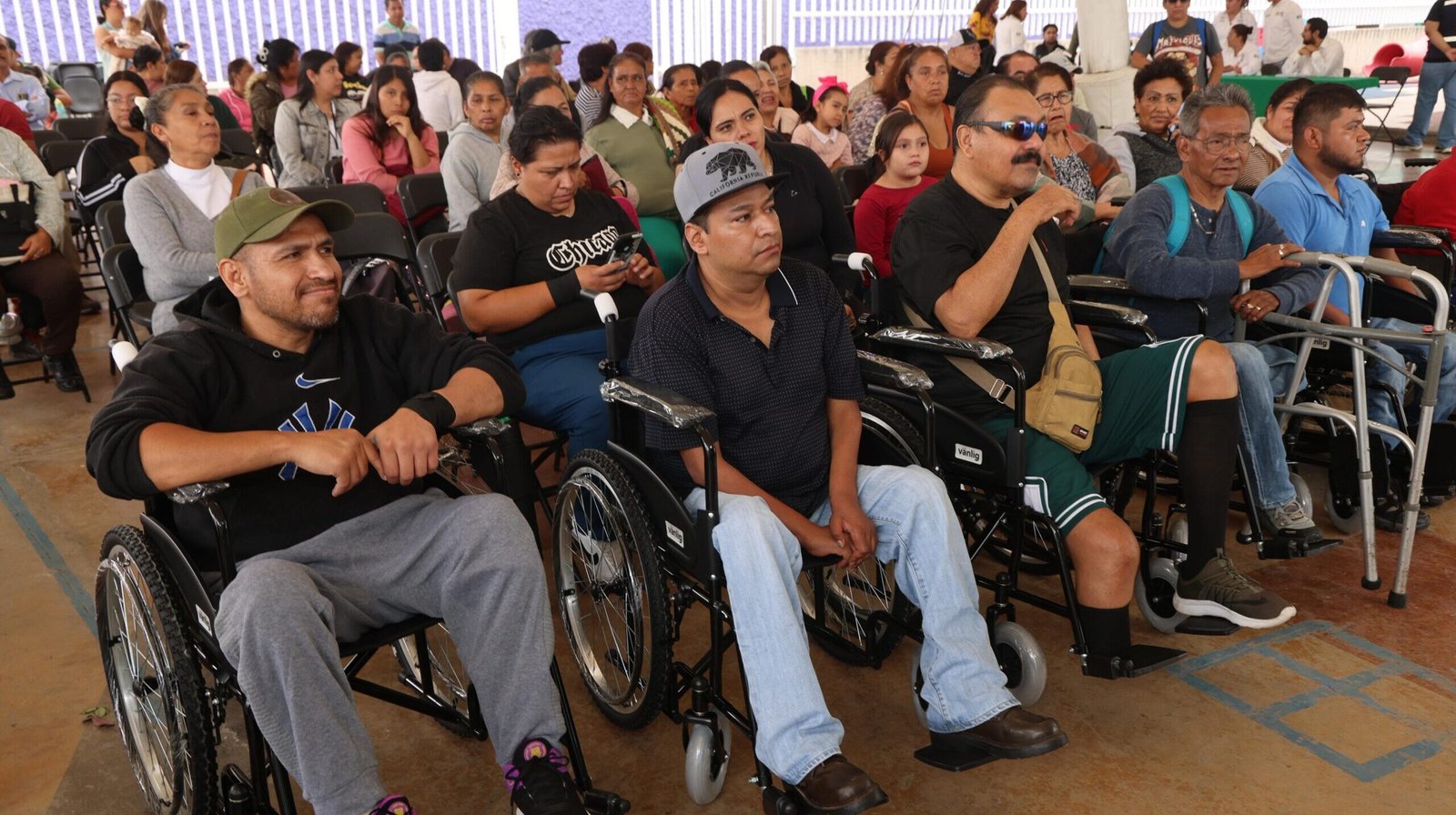 ENTREGARON SILLAS DE RUEDAS A BENEFICIARIOS DE LAS CUATRO REGIONES