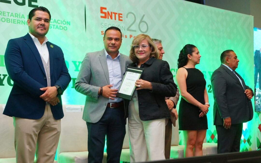 RECONOCEN A PERSONAL ADMINISTRATIVO EN LA EDUCACIÓN