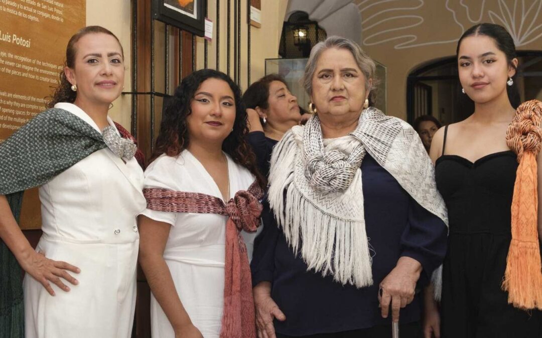 CELEBRAN LA TRADICIÓN DEL REBOZO EN SANTA MARÍA DEL RÍO
