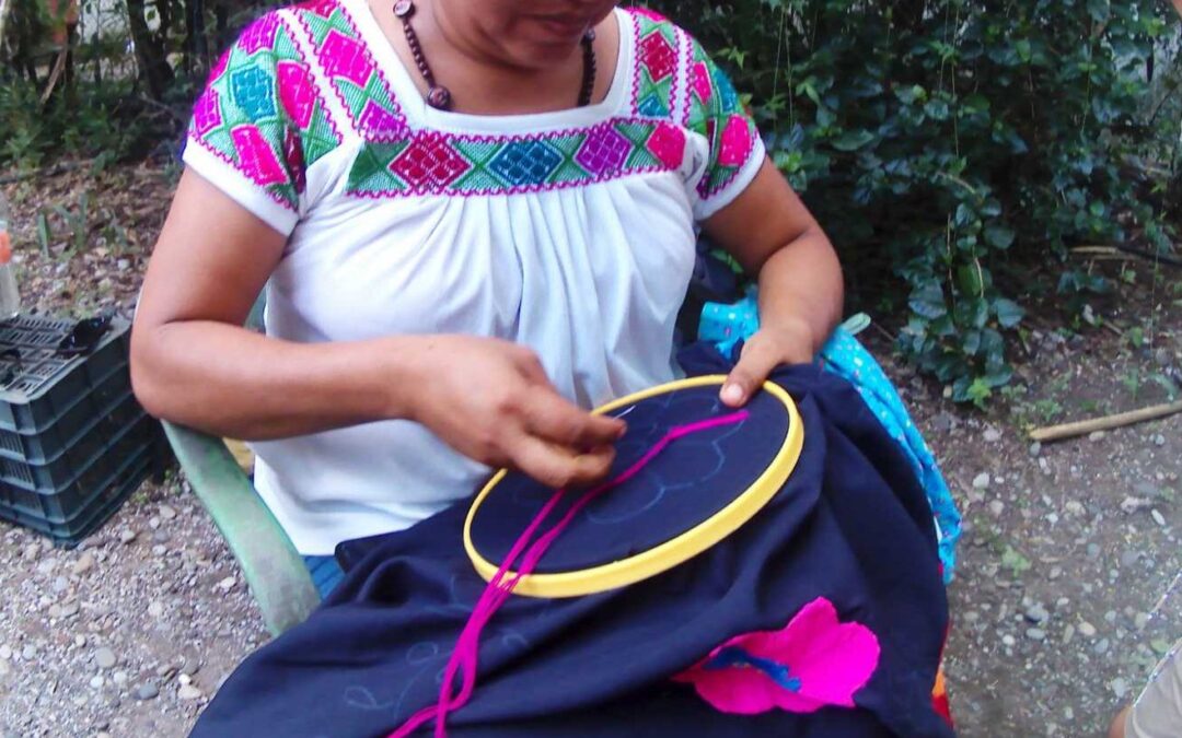 IMPULSAN RESCATE DE SABERES TEXTILES EN COMUNIDADES TÉNEK Y NAHUAS