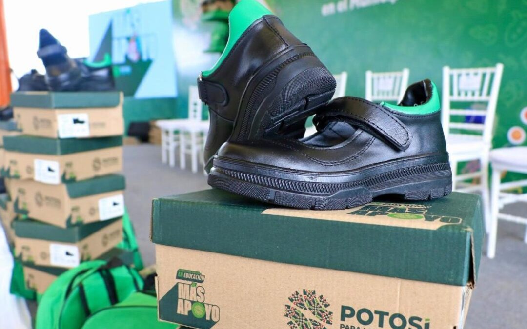 EN AGOSTO INICIA ENTREGA DE MOCHILAS, ÚTILES Y ZAPATOS A ESTUDIANTES DE PRIMARIA Y SECUNDARIA