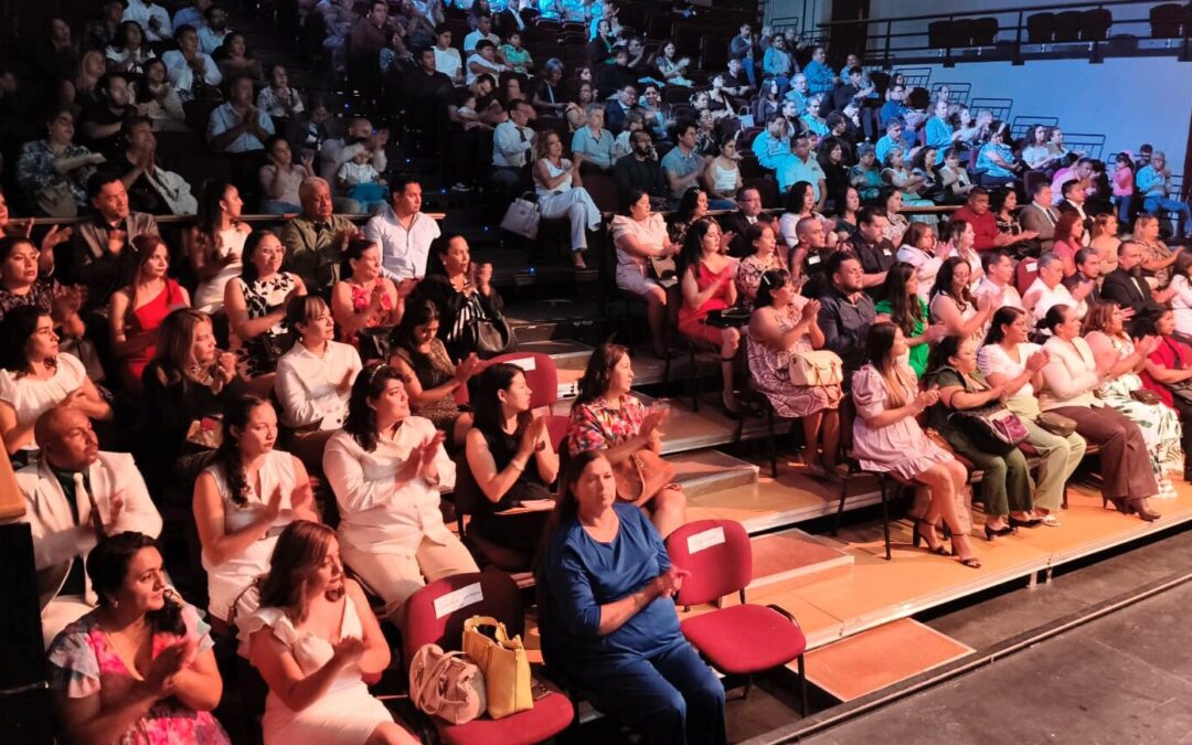 RECONOCEN A DOCENTES DEL SEER POR SU TRAYECTORIA Y DEDICACIÓN