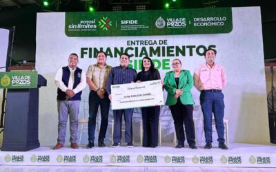 ENTREGAN CRÉDITOS A EMPRENDEDORES Y ESTUDIANTES EN VILLA DE POZOS