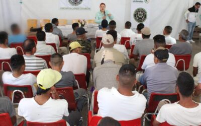 ENTREGAN MATERIAL EDUCATIVO PARA ALFABETIZACIÓN EN EL PENAL DE LA PILA