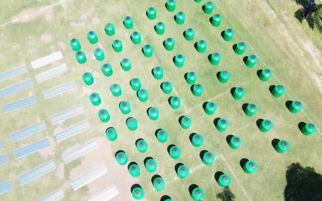 ENTREGAN LÁMINAS Y TINACOS A FAMILIAS DE LA HUASTECA POTOSINA