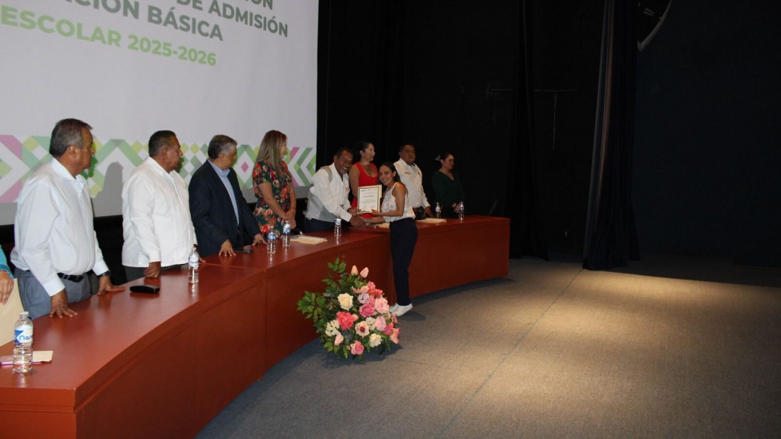 ENTREGAN NOMBRAMIENTOS A DOCENTES DE EDUCACIÓN BÁSICA EN SLP