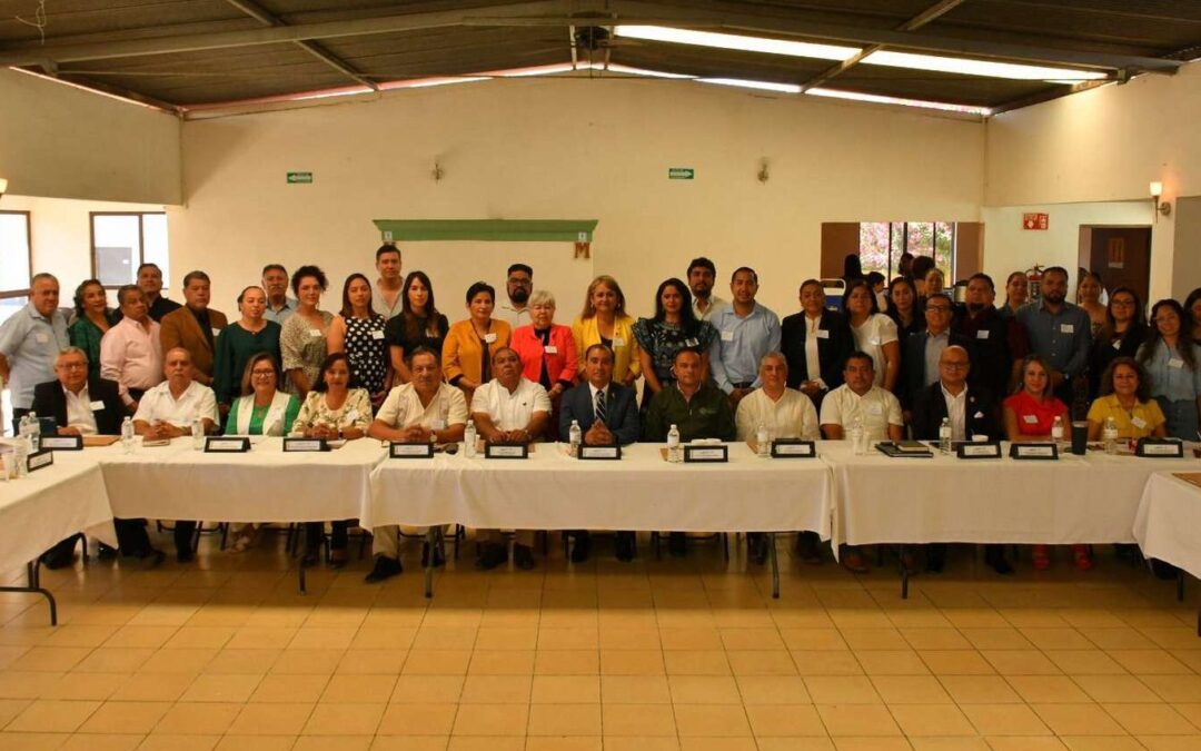 AUTORIDADES EDUCATIVAS DEFINEN ESTRATEGIAS PARA EL CICLO ESCOLAR 2025-2026