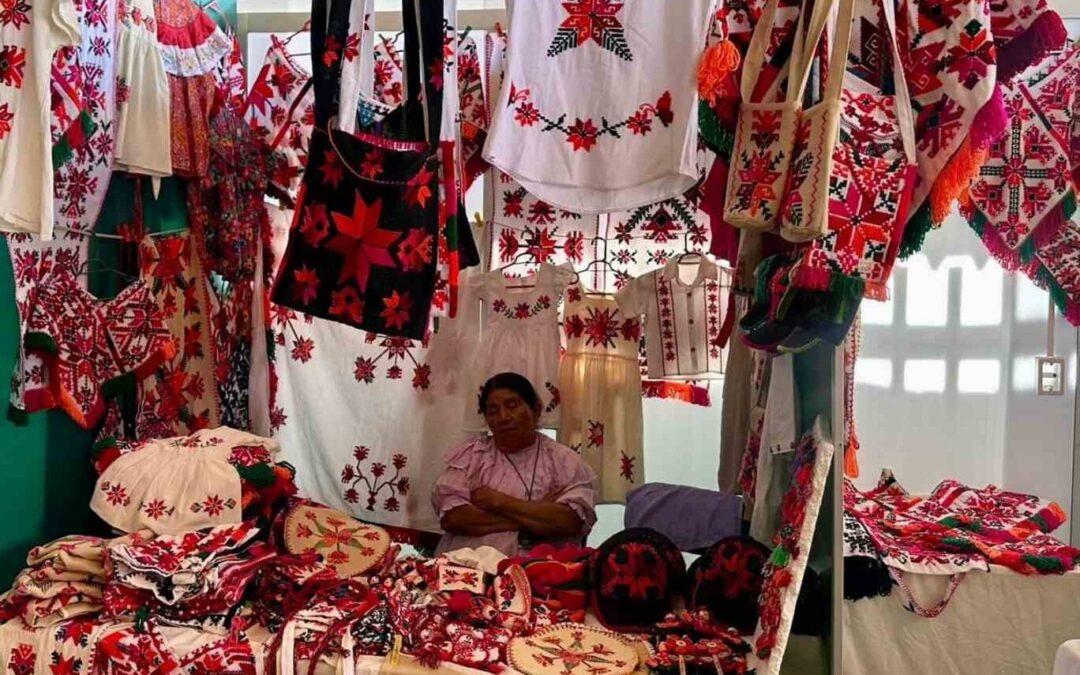 PABELLÓN ARTESANAL DE LA FENAPO 2025 DESTACA POR VENTAS Y PRESENCIA DE VISITANTES