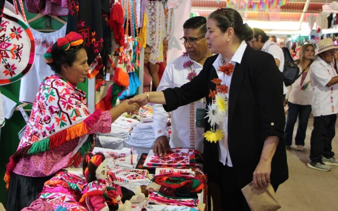 RECONOCEN AL PABELLÓN ARTESANAL DE LA FENAPO 2025