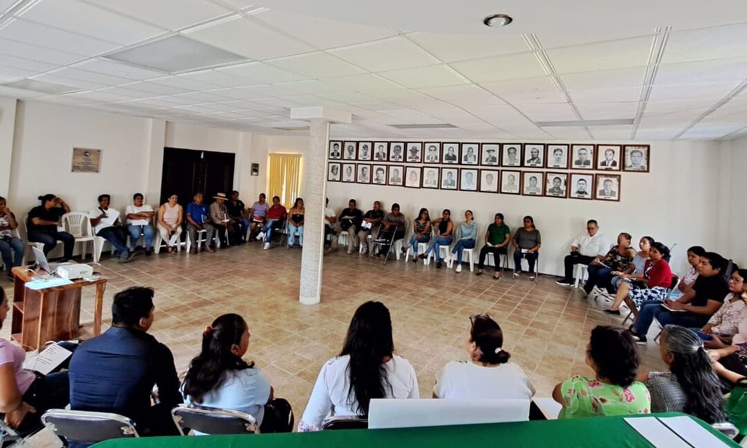 REALIZAN TALLER SOBRE DERECHOS DE MUJERES INDÍGENAS EN COXCATLÁN