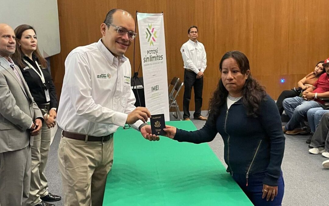 ENTREGAN PASAPORTES Y ACCESO A PROGRAMAS DE PENSIÓN DE ESTADOS UNIDOS A 60 POTOSINOS
