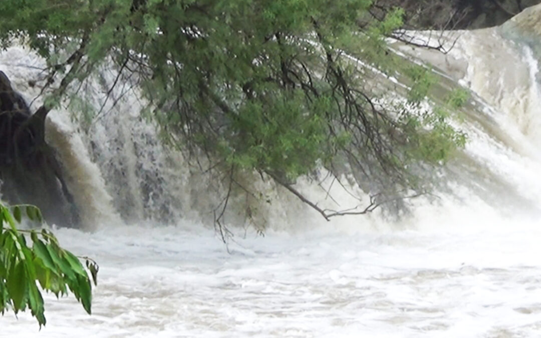 CRECIENTES OBLIGAN AL CIERRE DE PARAJES ACUÁTICOS EN LA HUASTECA