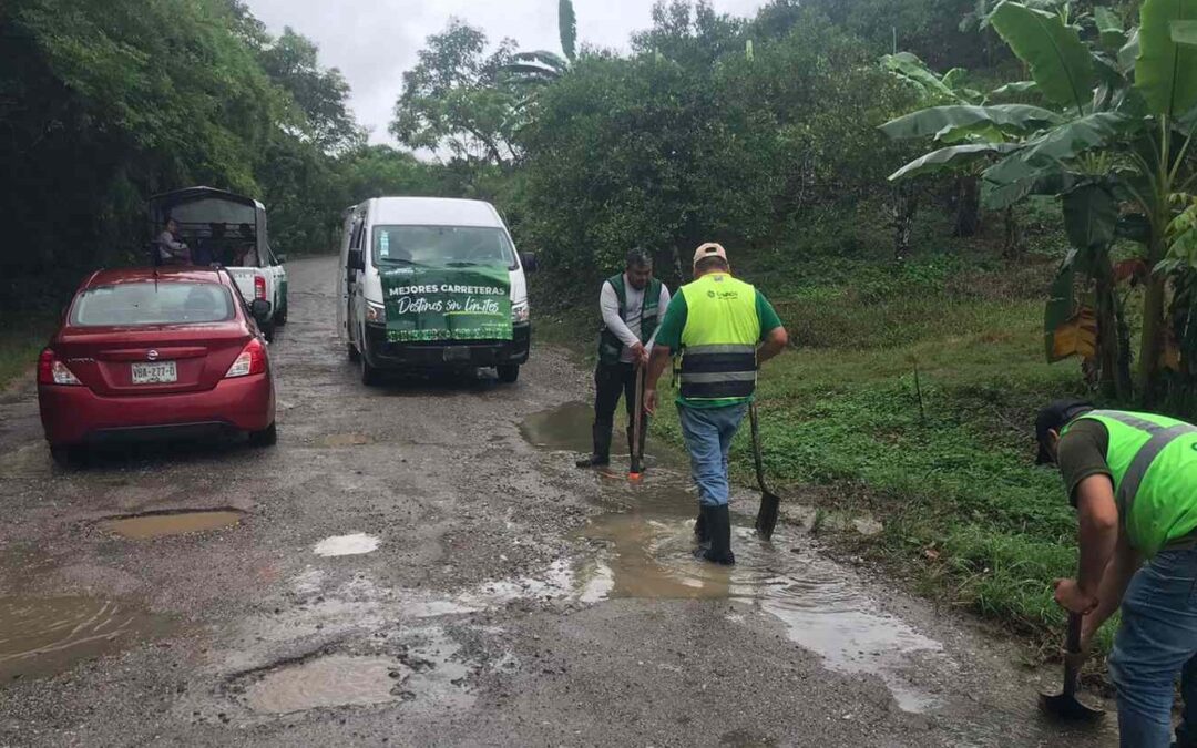 ATIENDEN DAÑOS EN CARRETERAS DE LA HUASTECA TRAS LLUVIAS INTENSAS