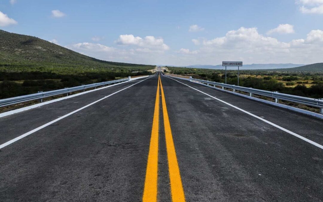 ANUNCIAN CONSTRUCCIÓN DE LA CARRETERA SAN LUIS–MATEHUALA Y AVANCES EN MANTENIMIENTO VIAL