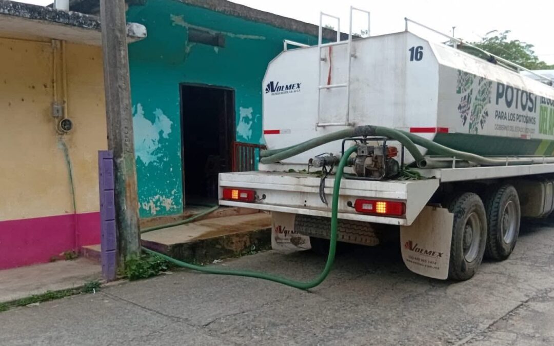 CONTINÚA OPERATIVO DE ABASTECIMIENTO DE AGUA EN MUNICIPIOS AFECTADOS DE LA HUASTECA