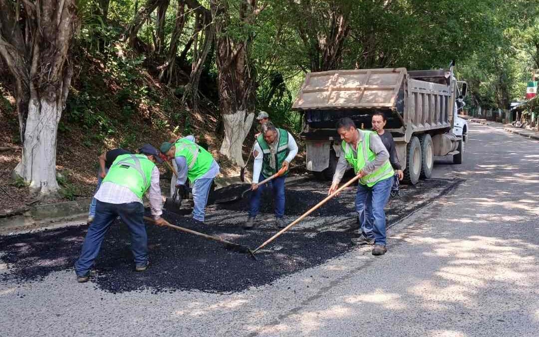 REALIZAN MANTENIMIENTO DE CAMINOS EN LA HUASTECA ANTE FESTIVIDADES DEL XANTOLO