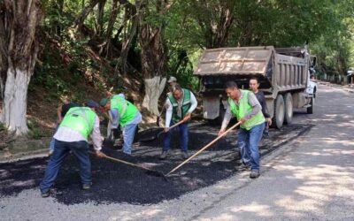 REALIZAN MANTENIMIENTO DE CAMINOS EN LA HUASTECA ANTE FESTIVIDADES DEL XANTOLO