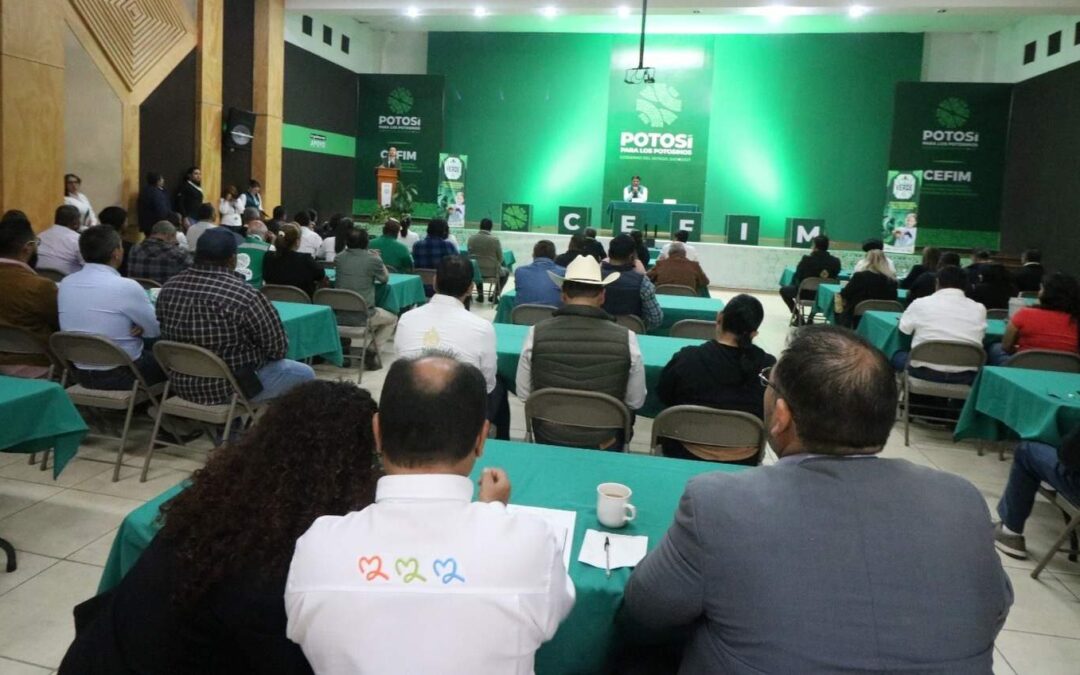 CAPACITAN A SERVIDORES MUNICIPALES EN MANUALES DE ORGANIZACIÓN PARA MEJORAR LA EFICIENCIA ADMINISTRATIVA