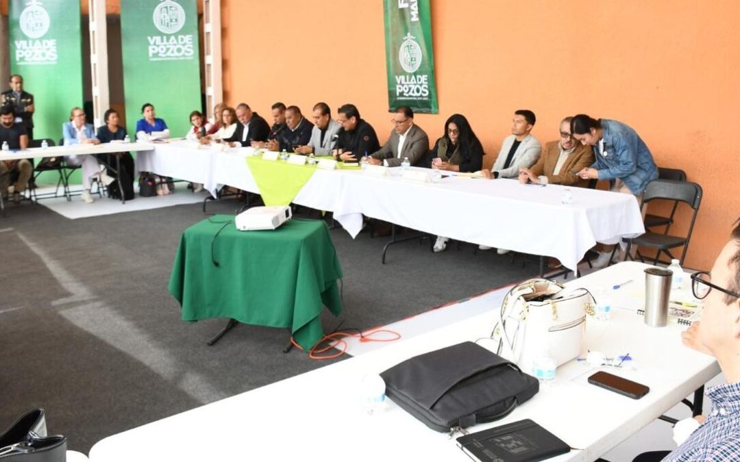 SEGE SOSTIENE REUNIÓN CON DOCENTES Y DIRECTIVOS DE VILLA DE POZOS
