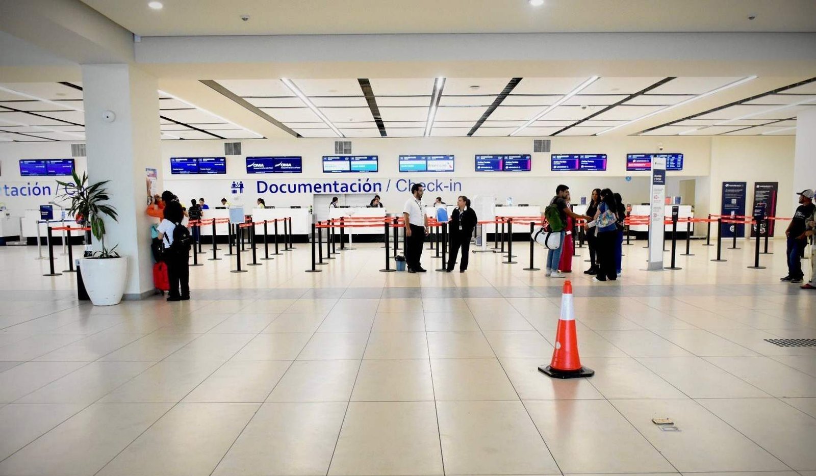 CONFIRMAN OPERACIÓN NORMAL DE VUELOS EN SLP TRAS CANCELACIÓN DE RUTAS AÉREAS MEXICANAS A EE.UU.