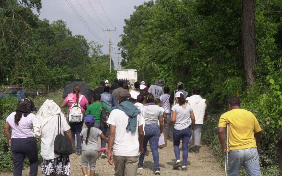 ENTREGAN APOYOS A FAMILIAS AFECTADAS POR LLUVIAS EN SAN VICENTE TANCUAYALAB