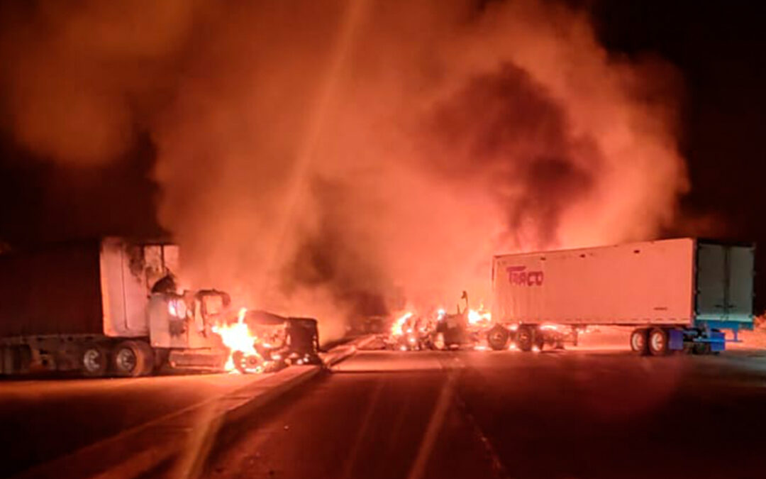 «EL GOBIERNO NOS VENDIÓ AL CRIMEN ORGANIZADO»: BLOQUEOS SIMUTÁNEOS EN CARRETERAS DEL CENTRO Y NORTE DEL PAÍS