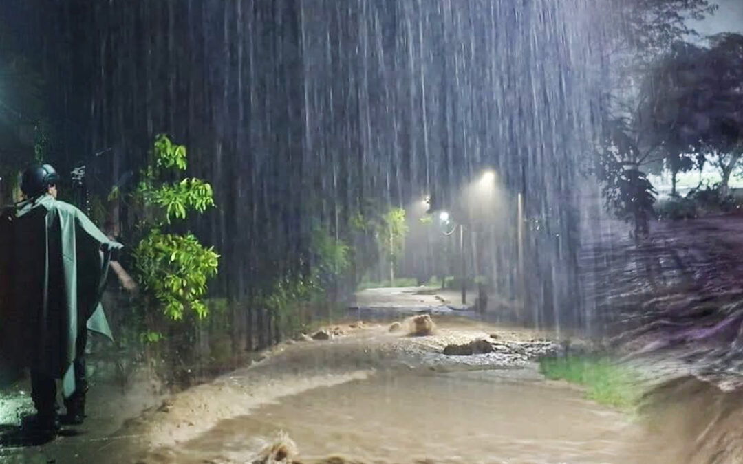 FAMILIAS EN ALERTA POR INTENSAS LLUVIAS EN LA HUASTECA POTOSINA