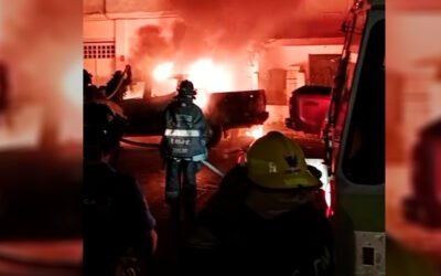 INCENDIAN CAMIONETA DE AGENTE DE LA GUARDIA CIVIL ESTATAL EN CIUDAD VALLES
