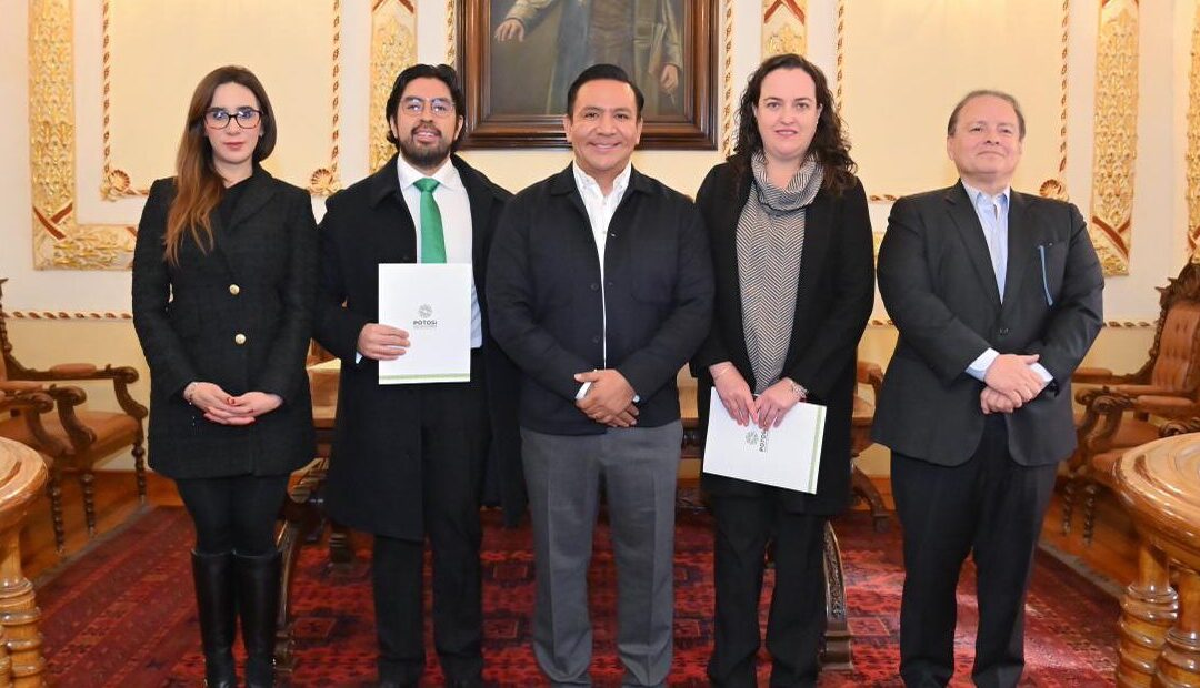 RINDEN PROTESTA TITULARES DE LAS NOTARÍAS 28 Y 37