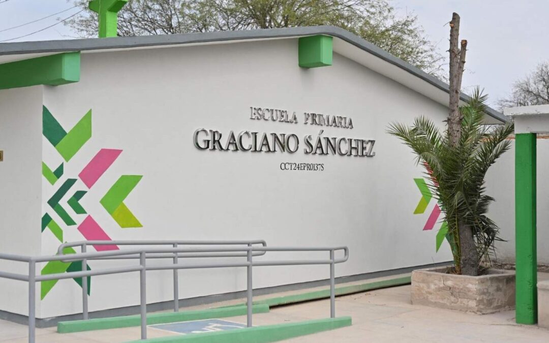 ENTREGAN PRIMARIA Y PREPARATORIA EN ENRIQUE ESTRADA, SOLEDAD DE GRACIANO SÁNCHEZ