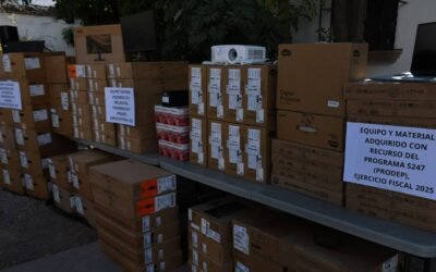 ENTREGAN MATERIAL Y EQUIPO A LA UNIVERSIDAD INTERCULTURAL COMO PARTE DEL PRODEP