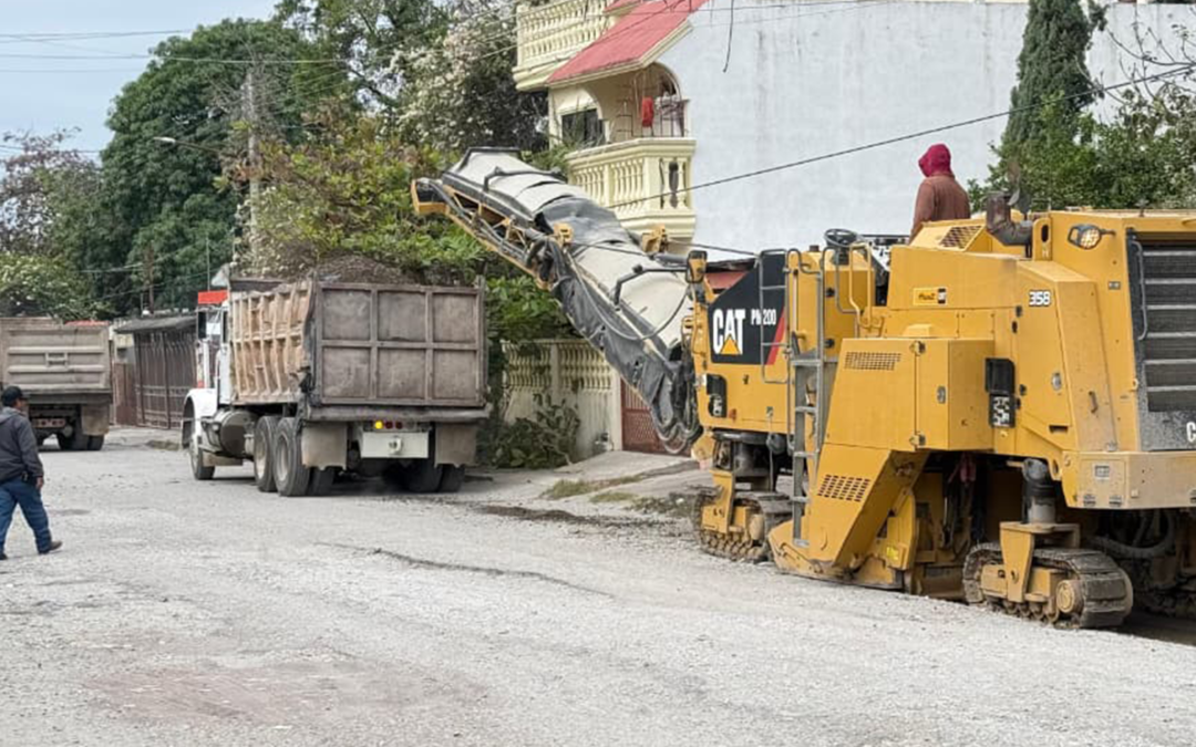 ARRANCA NUEVA OBRA VIAL EN LA COLONIA OBRERA; REHABILITAN LA CALLE 16 DE SEPTIEMBRE PARA MEJORAR LA MOVILIDAD EN CIUDAD VALLES