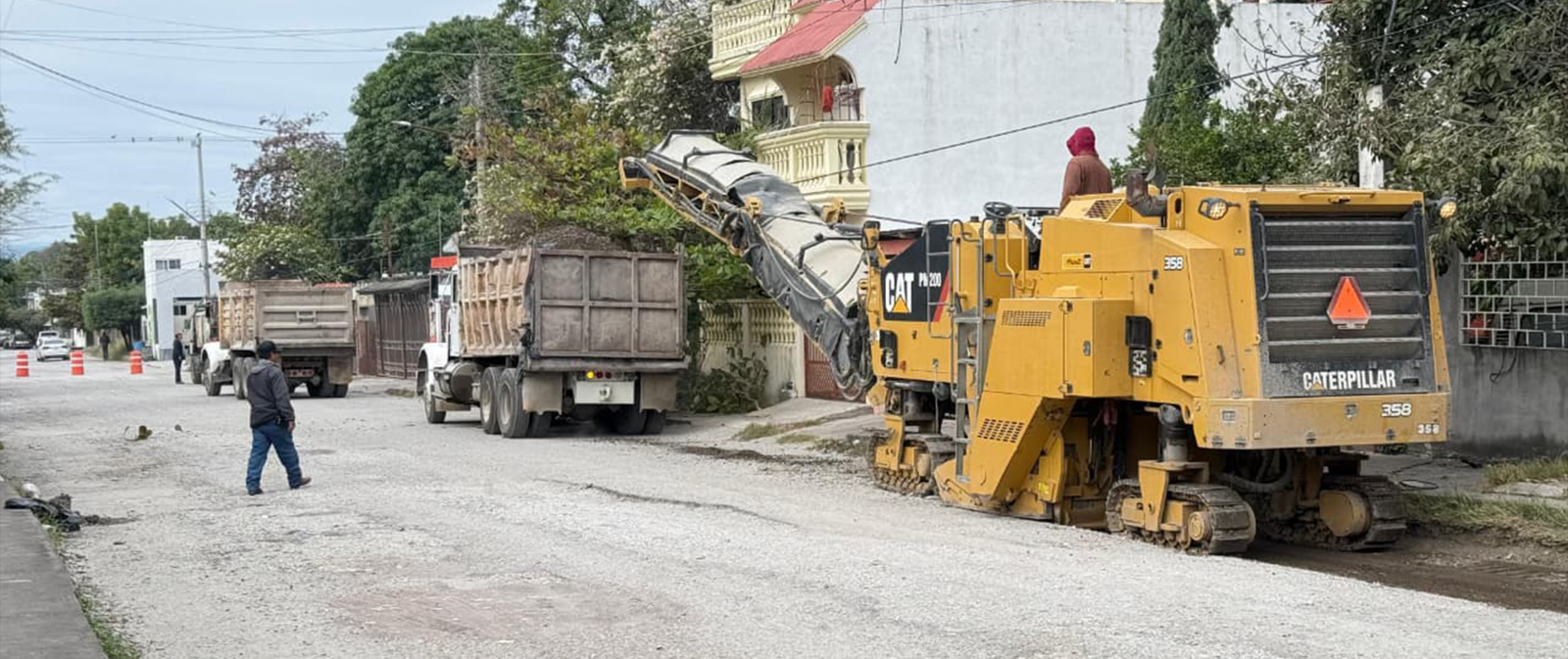 ARRANCA NUEVA OBRA VIAL EN LA COLONIA OBRERA; REHABILITAN LA CALLE 16 DE SEPTIEMBRE PARA MEJORAR LA MOVILIDAD EN CIUDAD VALLES
