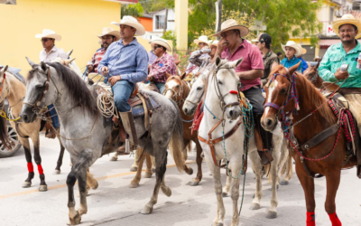 REALIZAN CABALGATA DE FENAHUAP 2026 CON PARTICIPACIÓN DE MÁS DE 400 JINETES