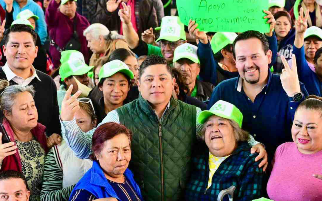 RICARDO GALLARDO ENCHULA LA COLONIA «EL SAUZALITO»