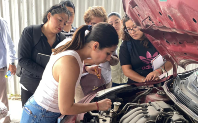 EN CIUDAD VALLES, 120 MUJERES SE CAPACITAN EN TALLER PRÁCTICO DE MECÁNICA BÁSICA PARA FORTALECER SU AUTONOMÍA