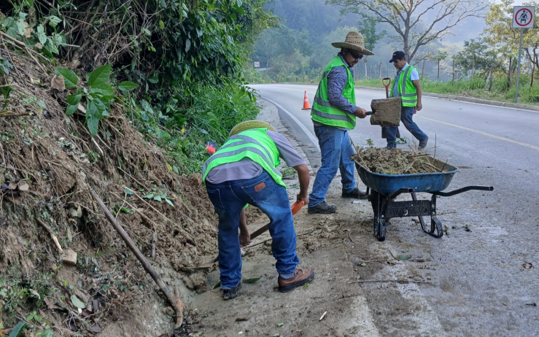 MANTENIMIENTO EN CAMINOS ESTATALES HACIA DESTINOS TURÍSTICOS ANTE TEMPORADA VACACIONAL